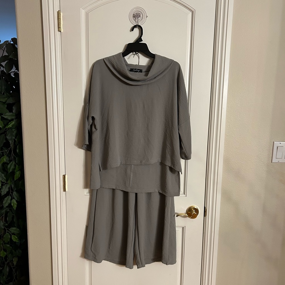 Sydney USA Gray 100% Polyester Matching Set Cowl Neck Top and Pants NWOT